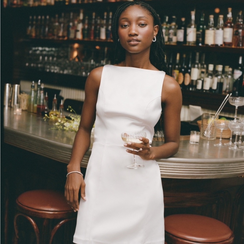 Abercrombie & Fitch White Sheath Neck Cocktail Dress